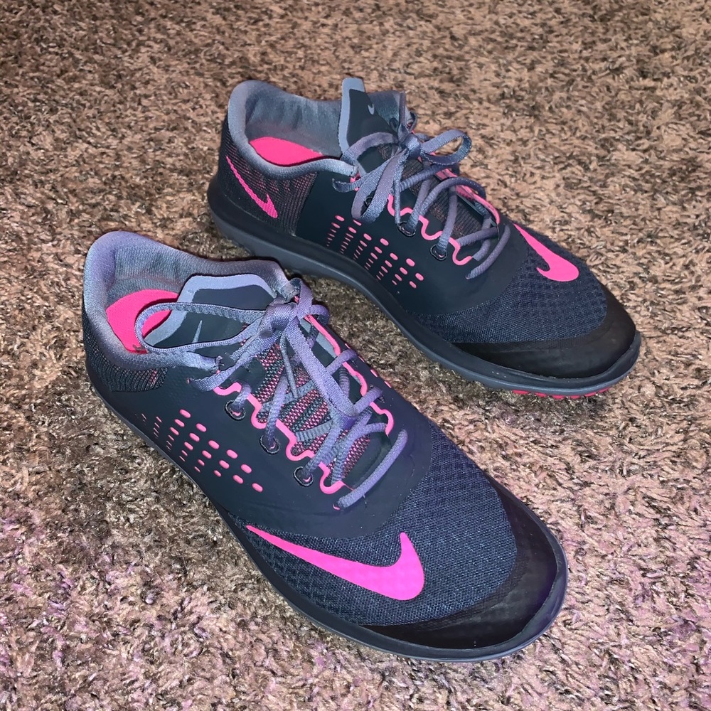 Womens Nike fitsole tennis workout running shoes 8